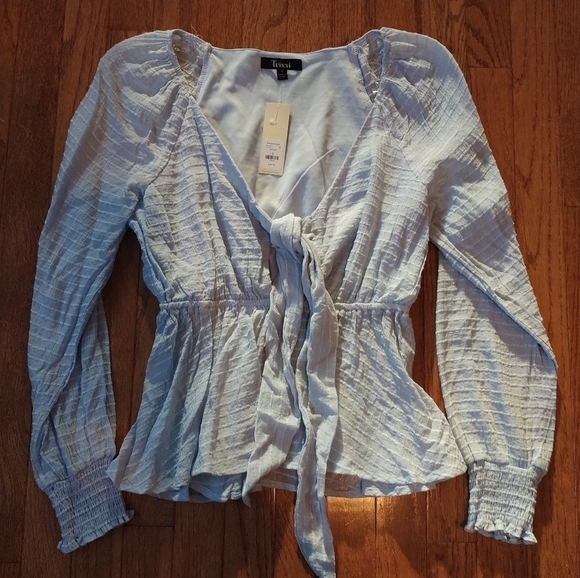 Francesca's Trixxi Light Blue Tie Front Blouse S - Picture 4 of 14